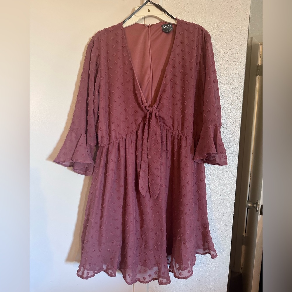 Gorgeous, romantic plus size dress. Blush pink w small puff details throughout.